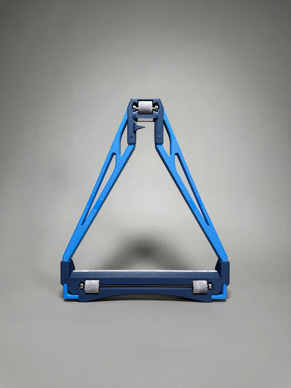 Blue DB Snooker Club Triangle with wheels 