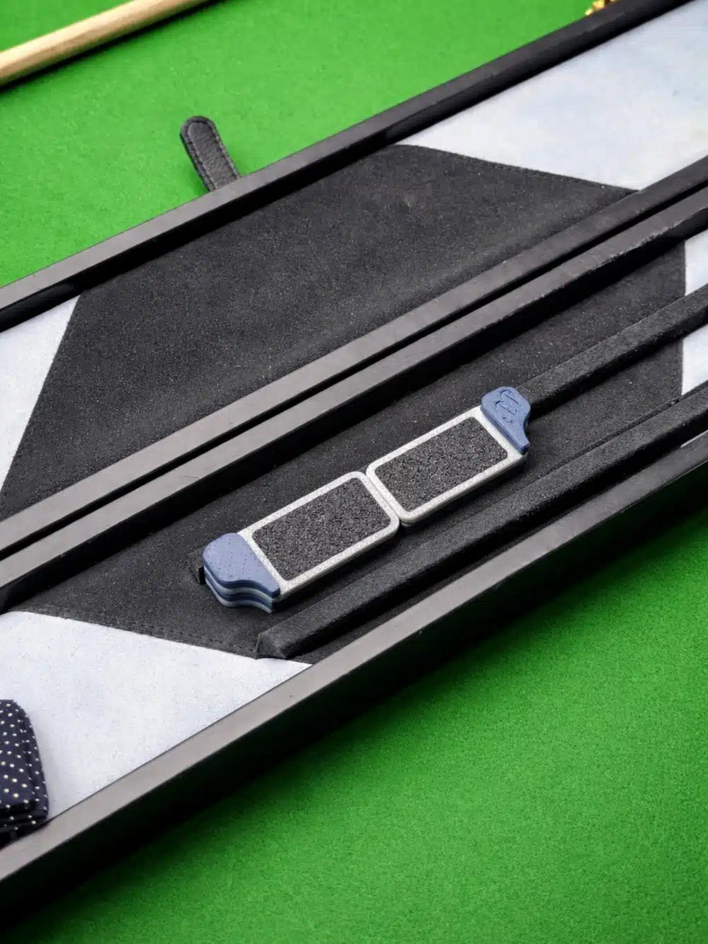 Snooker Cue Holder