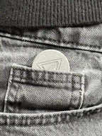 chalk holder magnet in pocket 