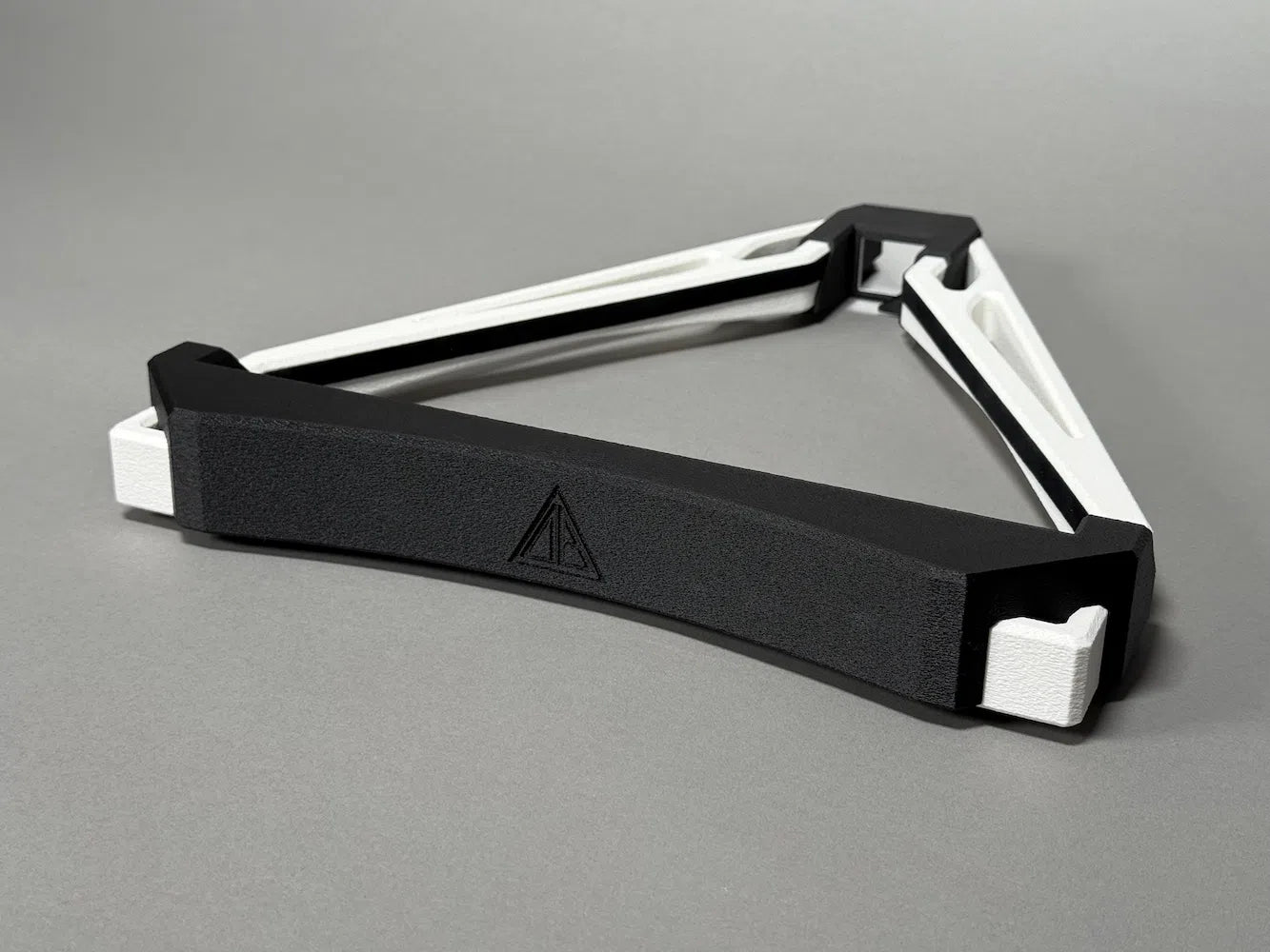 DB logo on black and white snooker triangle